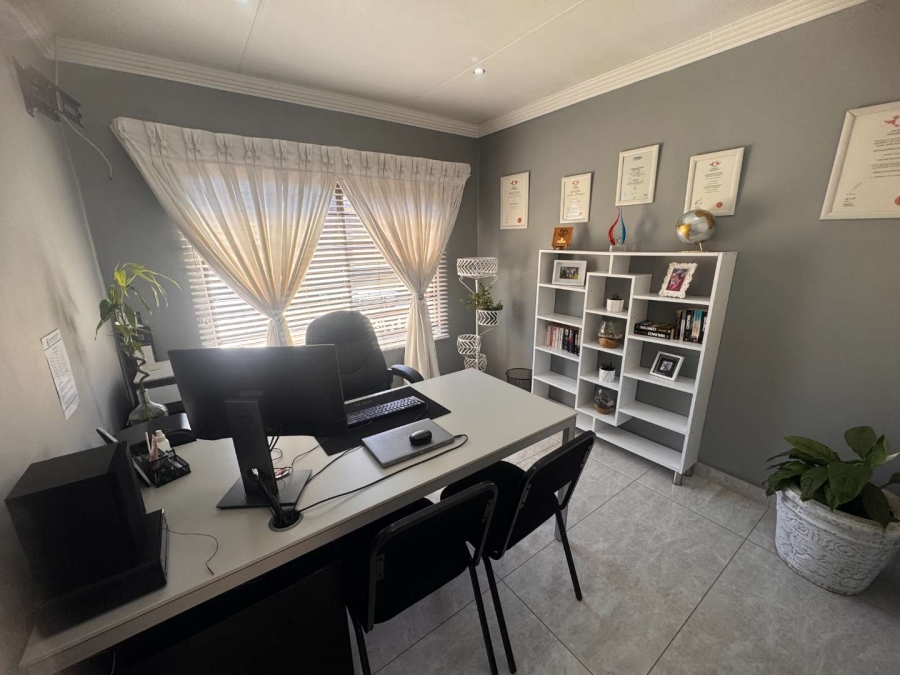 4 Bedroom Property for Sale in Brackendowns Gauteng