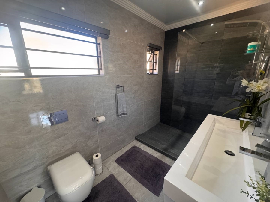 4 Bedroom Property for Sale in Brackendowns Gauteng