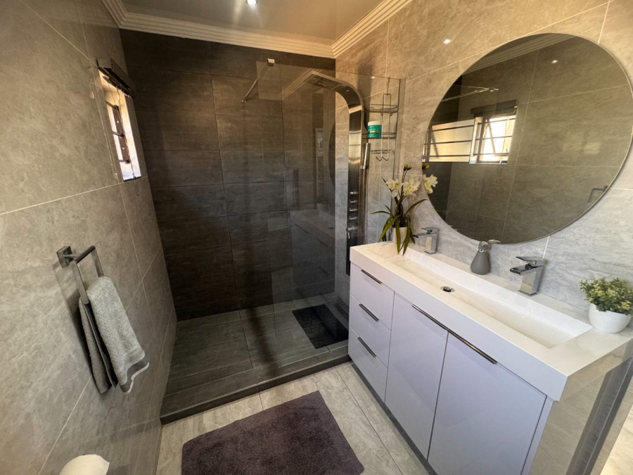 4 Bedroom Property for Sale in Brackendowns Gauteng