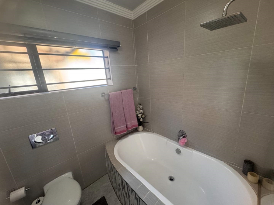 4 Bedroom Property for Sale in Brackendowns Gauteng