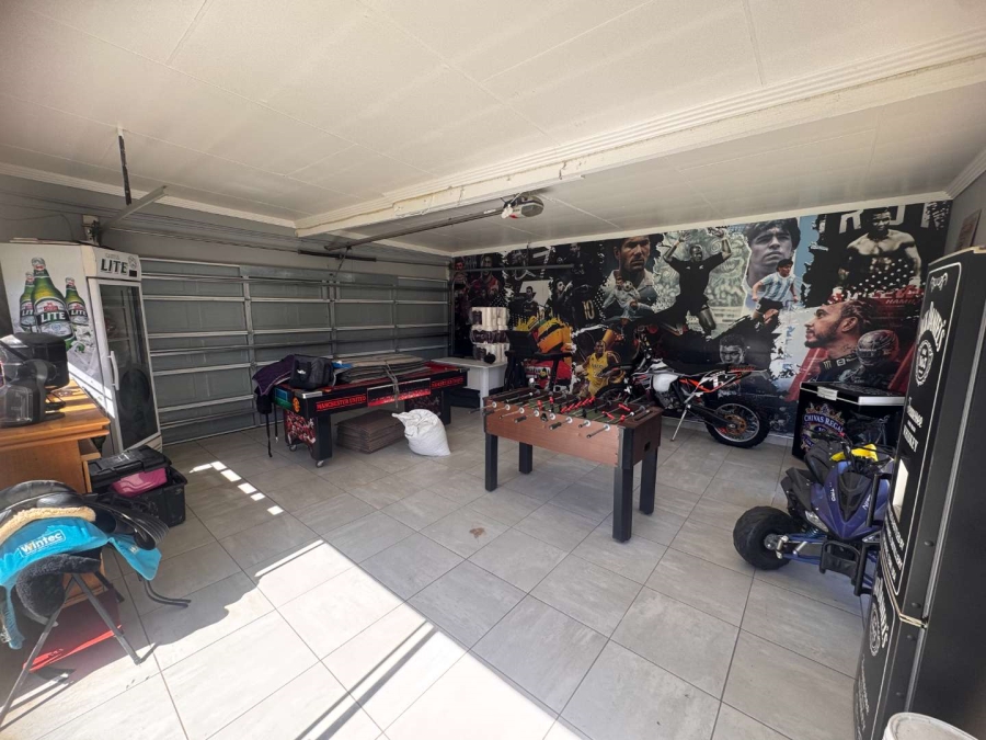 4 Bedroom Property for Sale in Brackendowns Gauteng