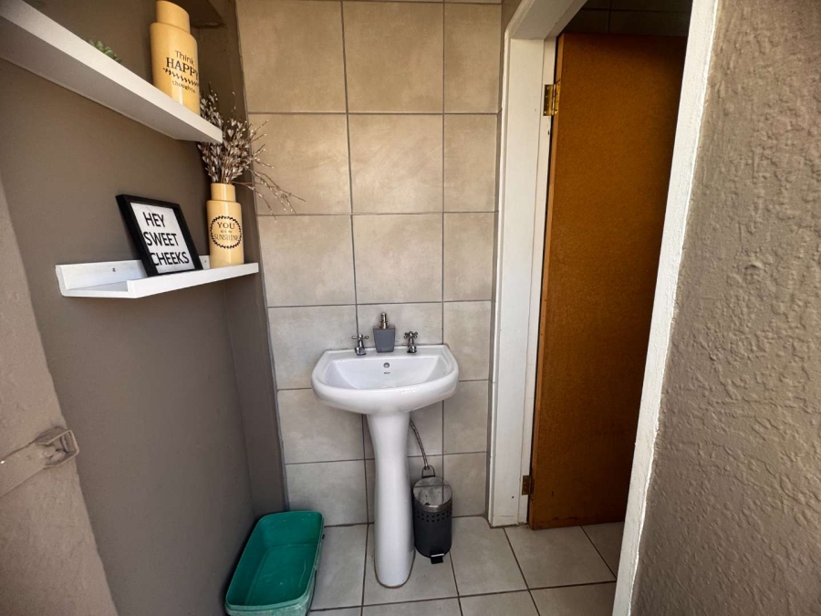 4 Bedroom Property for Sale in Brackendowns Gauteng