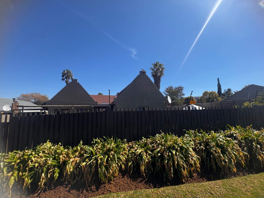 4 Bedroom Property for Sale in Brackendowns Gauteng