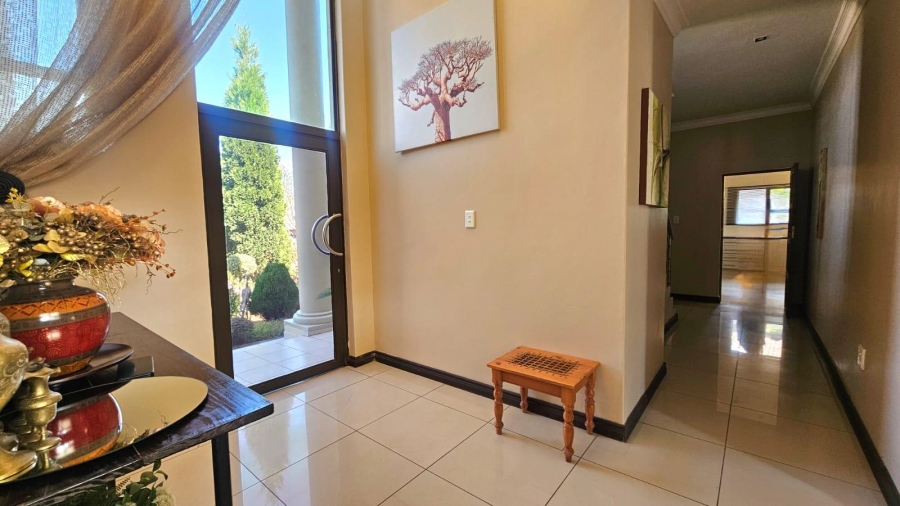 5 Bedroom Property for Sale in The Wilds Gauteng