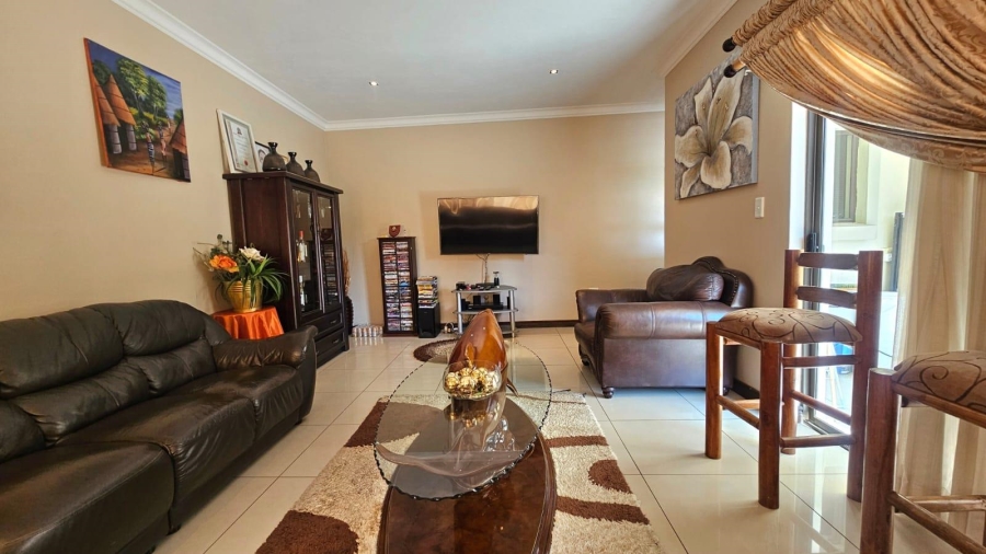 5 Bedroom Property for Sale in The Wilds Gauteng