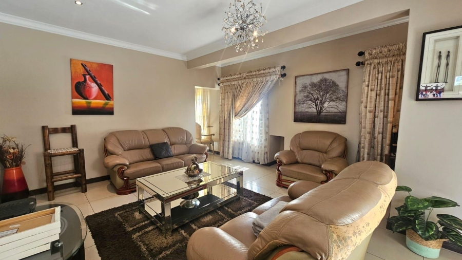 5 Bedroom Property for Sale in The Wilds Gauteng