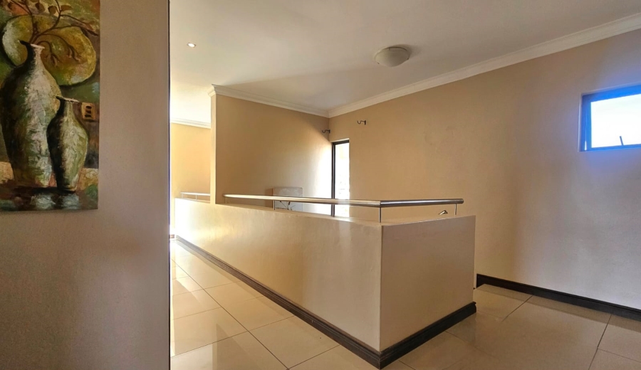5 Bedroom Property for Sale in The Wilds Gauteng