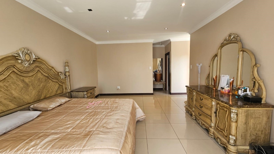 5 Bedroom Property for Sale in The Wilds Gauteng