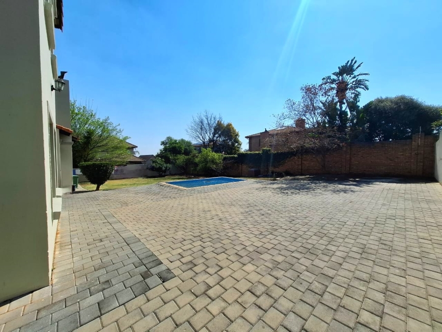 5 Bedroom Property for Sale in The Wilds Gauteng