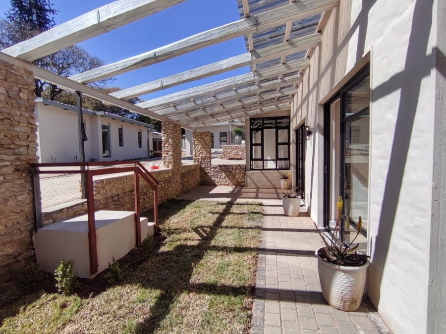To Let 1 Bedroom Property for Rent in Bryanston Gauteng