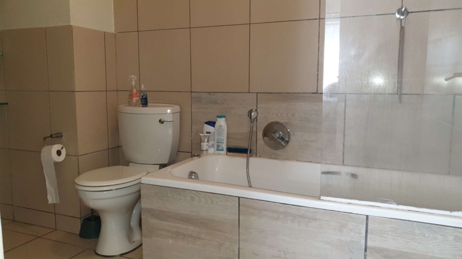 1 Bedroom Property for Sale in Jackal Creek Golf Estate Gauteng