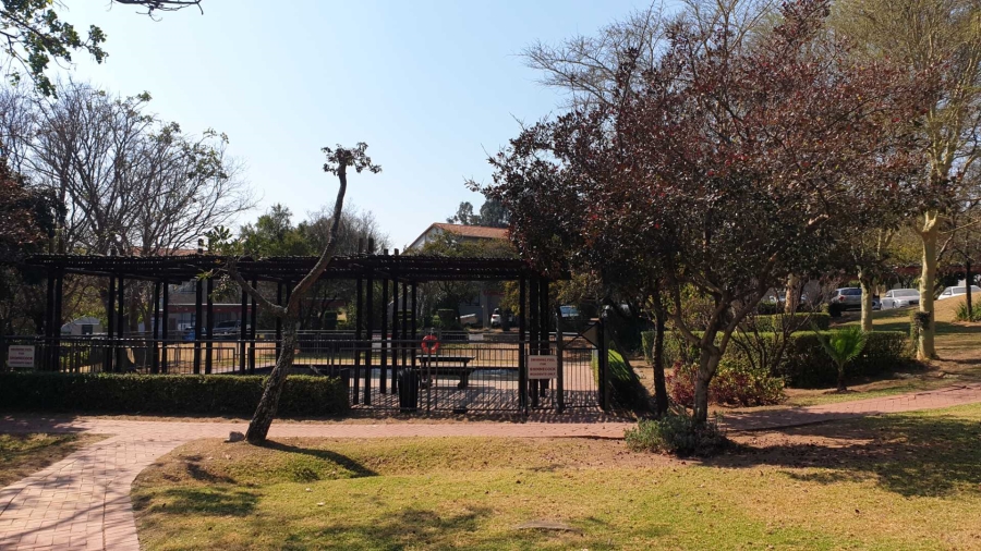 1 Bedroom Property for Sale in Jackal Creek Golf Estate Gauteng