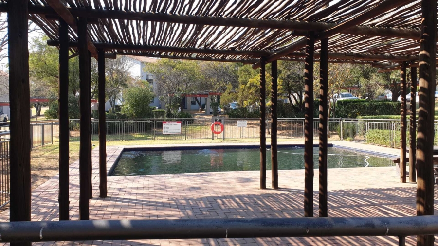 1 Bedroom Property for Sale in Jackal Creek Golf Estate Gauteng