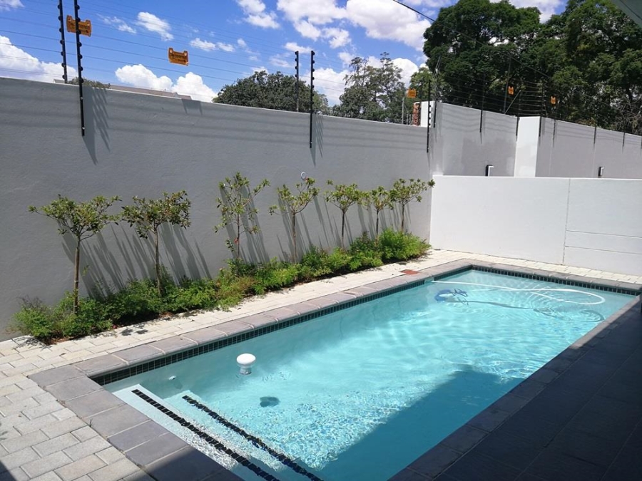 To Let 2 Bedroom Property for Rent in Edenburg Gauteng