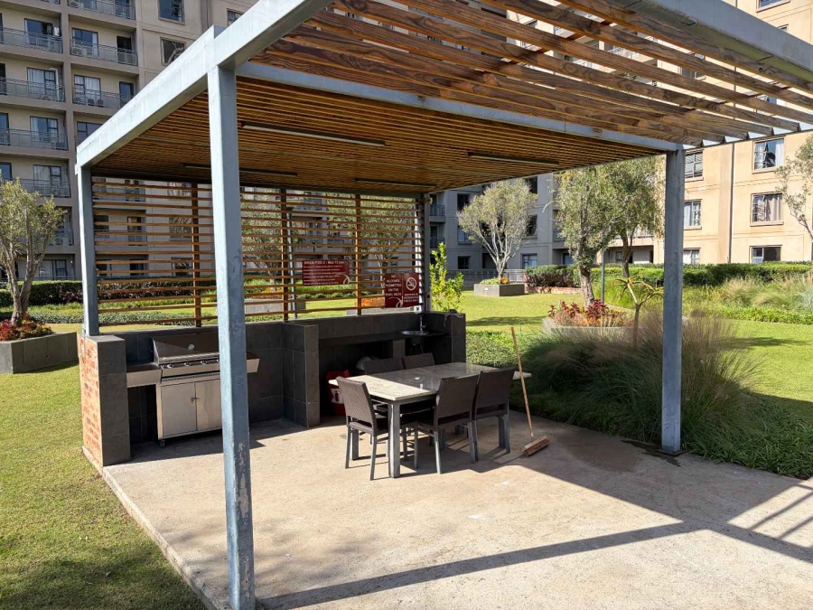 To Let 1 Bedroom Property for Rent in Sandown Gauteng