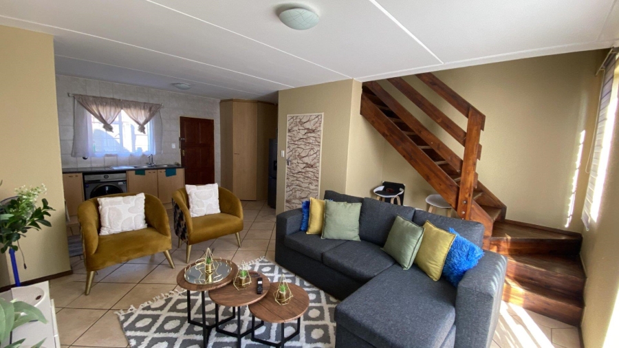 To Let 2 Bedroom Property for Rent in Sonneglans Gauteng