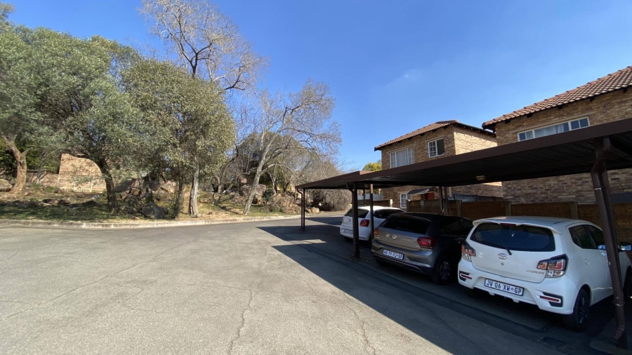 To Let 2 Bedroom Property for Rent in Sonneglans Gauteng