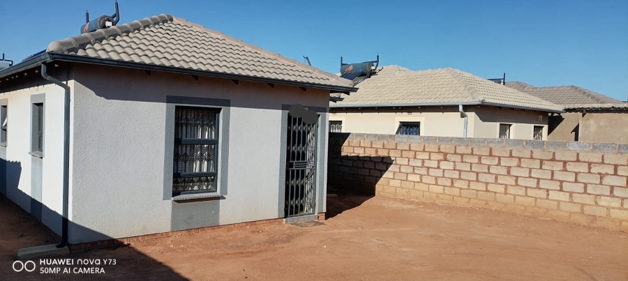 3 Bedroom Property for Sale in Clayville Gauteng