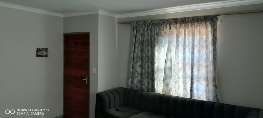 3 Bedroom Property for Sale in Clayville Gauteng