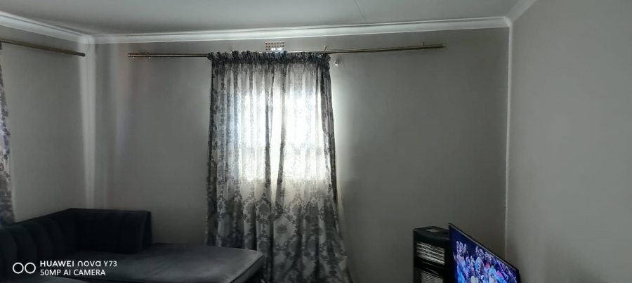 3 Bedroom Property for Sale in Clayville Gauteng