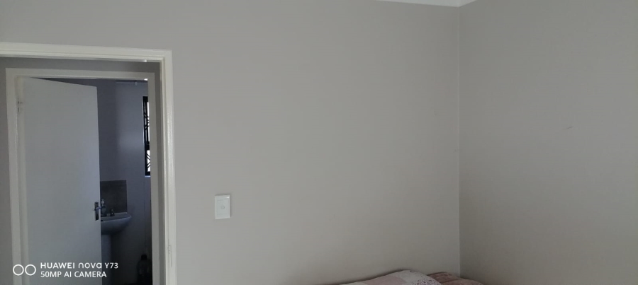 3 Bedroom Property for Sale in Clayville Gauteng