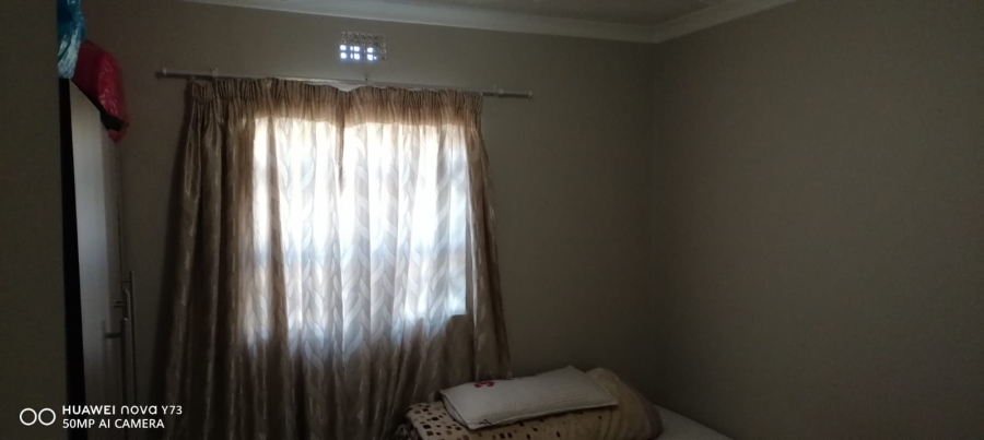 3 Bedroom Property for Sale in Clayville Gauteng