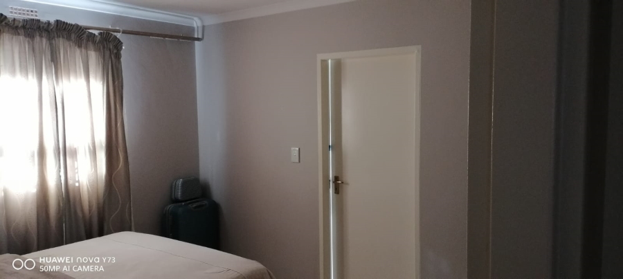 3 Bedroom Property for Sale in Clayville Gauteng