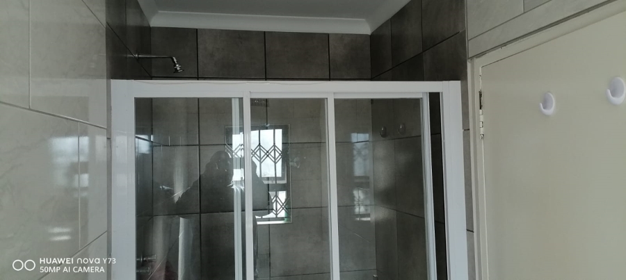 3 Bedroom Property for Sale in Clayville Gauteng
