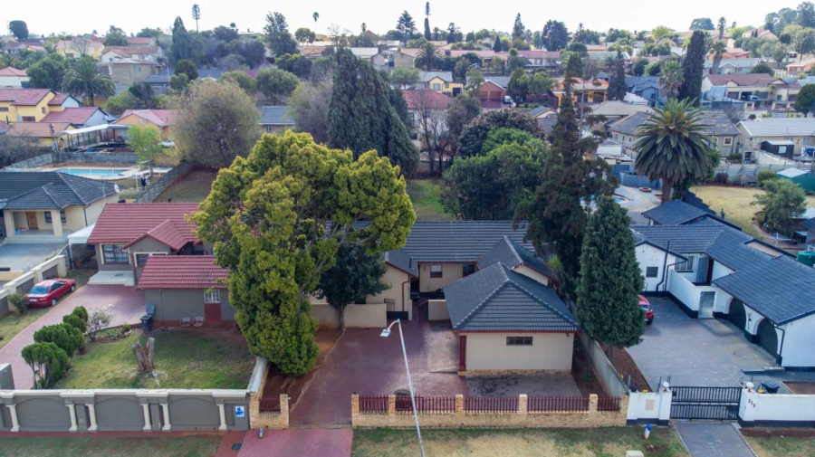 0 Bedroom Property for Sale in Lindhaven Gauteng