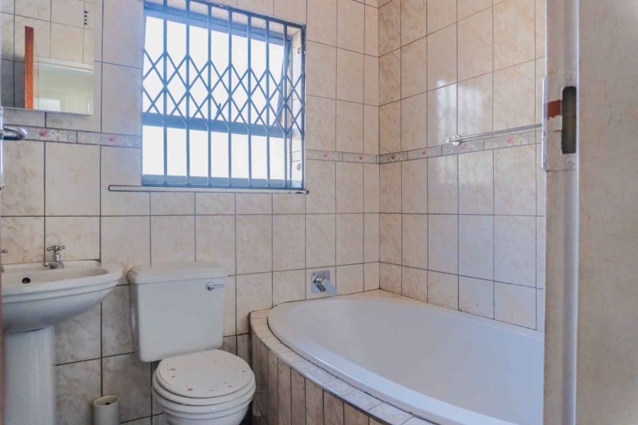 0 Bedroom Property for Sale in Lindhaven Gauteng