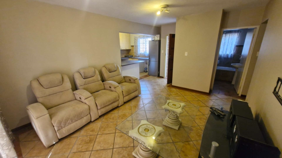To Let 2 Bedroom Property for Rent in Olympus Gauteng