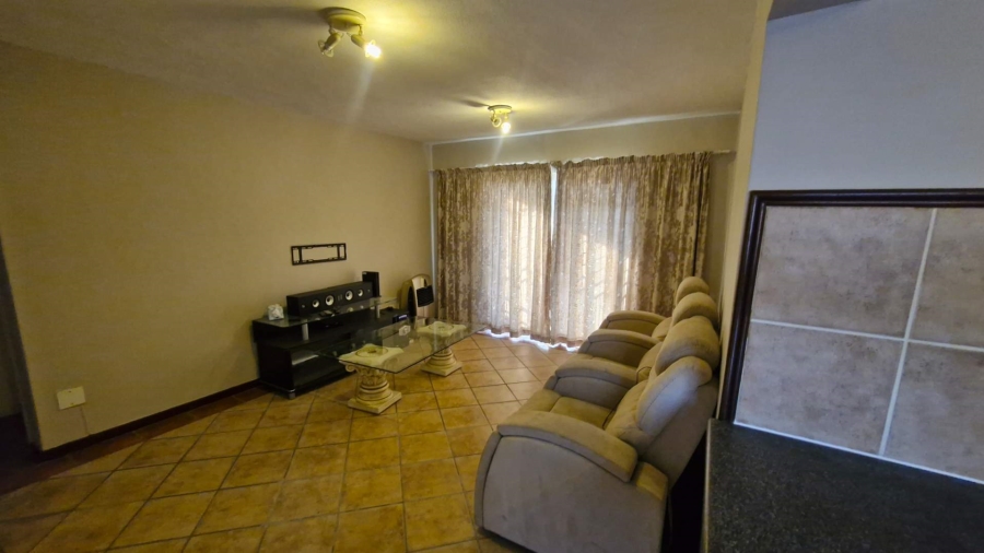 To Let 2 Bedroom Property for Rent in Olympus Gauteng