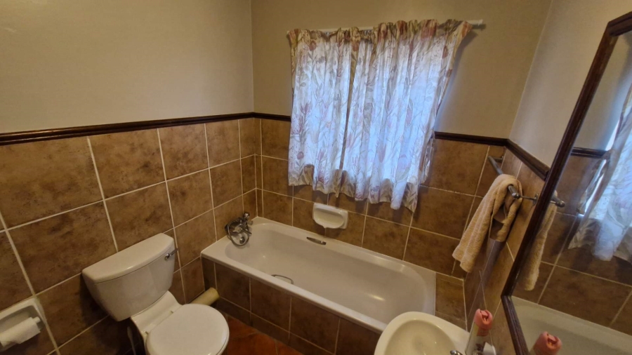 To Let 2 Bedroom Property for Rent in Olympus Gauteng