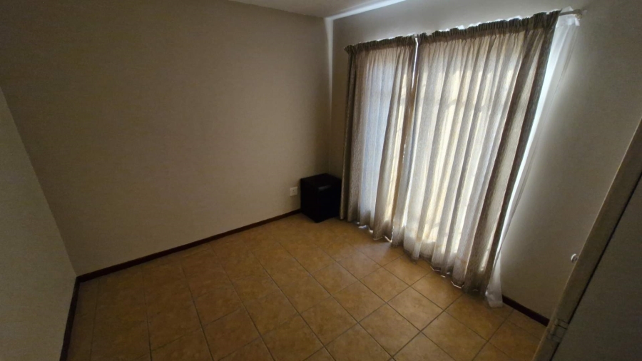 To Let 2 Bedroom Property for Rent in Olympus Gauteng