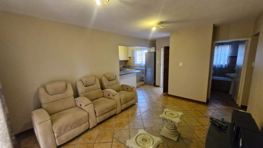 To Let 2 Bedroom Property for Rent in Olympus Gauteng