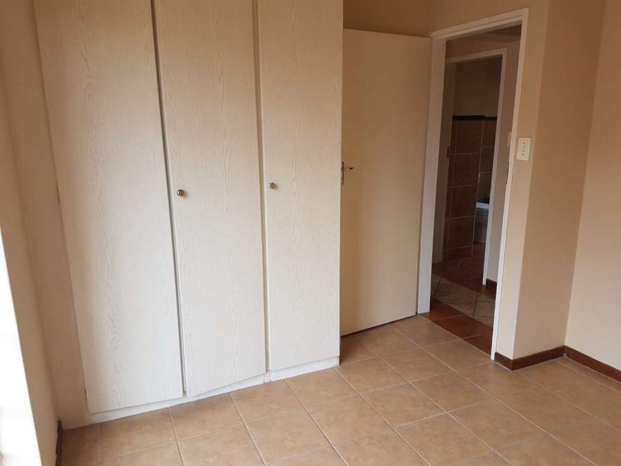 To Let 2 Bedroom Property for Rent in Olympus Gauteng