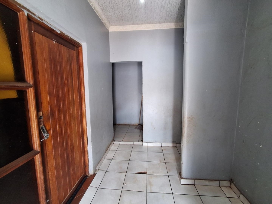 10 Bedroom Property for Sale in Three Rivers Gauteng