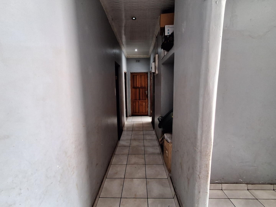 10 Bedroom Property for Sale in Three Rivers Gauteng