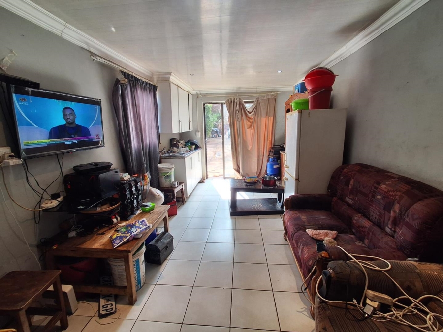 10 Bedroom Property for Sale in Three Rivers Gauteng