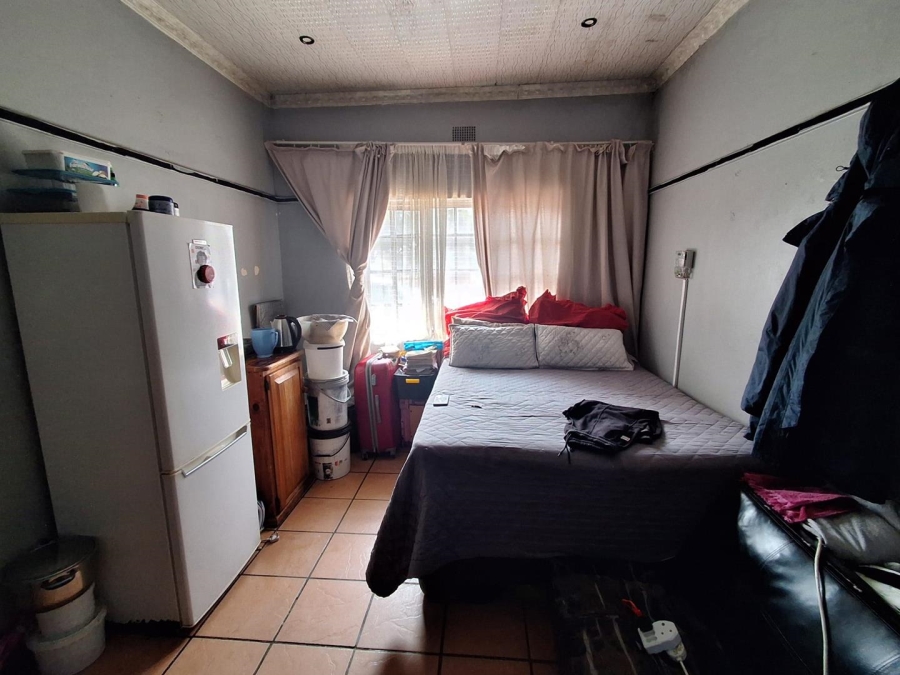 10 Bedroom Property for Sale in Three Rivers Gauteng
