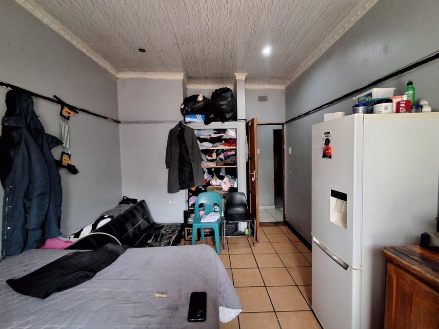10 Bedroom Property for Sale in Three Rivers Gauteng