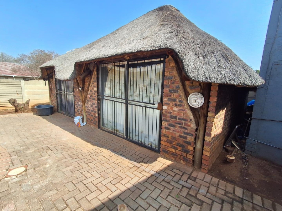 10 Bedroom Property for Sale in Three Rivers Gauteng