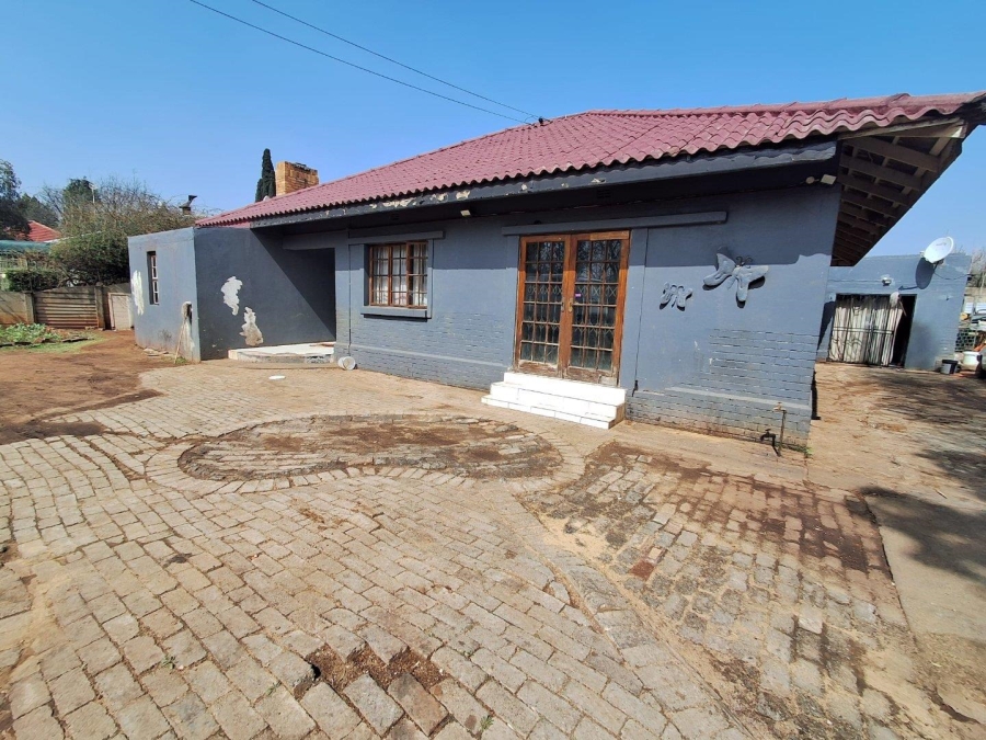 10 Bedroom Property for Sale in Three Rivers Gauteng