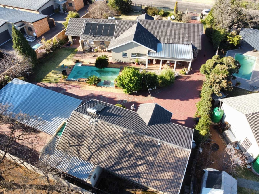 4 Bedroom Property for Sale in Brackenhurst Gauteng