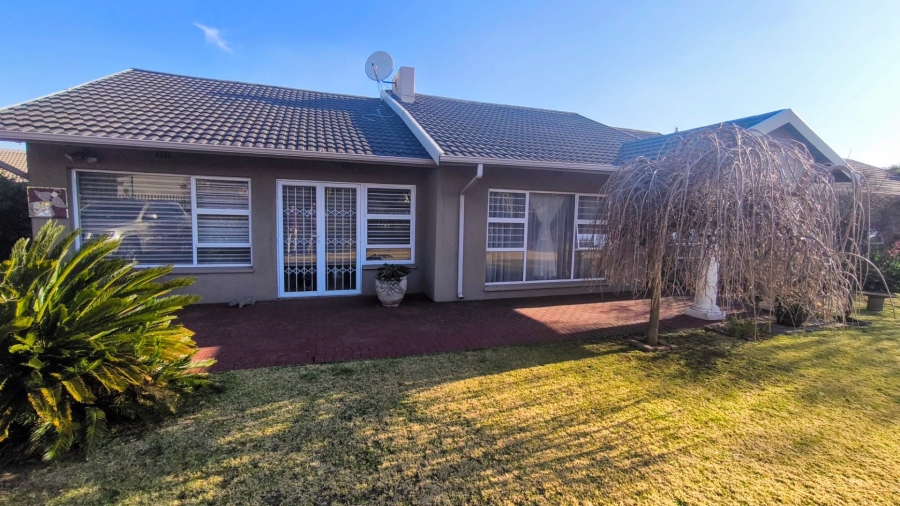 4 Bedroom Property for Sale in Brackenhurst Gauteng