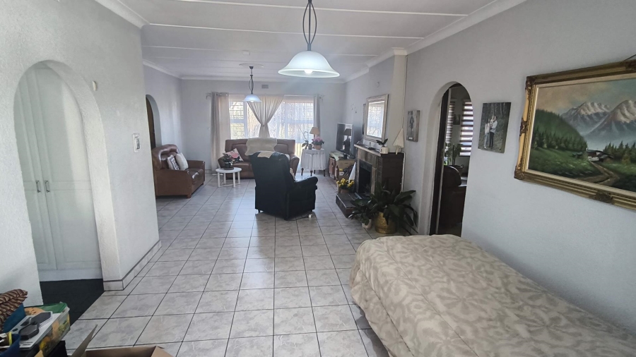 4 Bedroom Property for Sale in Brackenhurst Gauteng