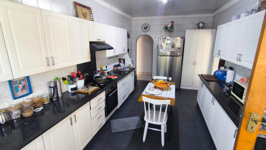 4 Bedroom Property for Sale in Brackenhurst Gauteng