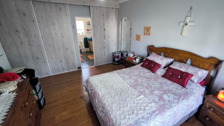 4 Bedroom Property for Sale in Brackenhurst Gauteng