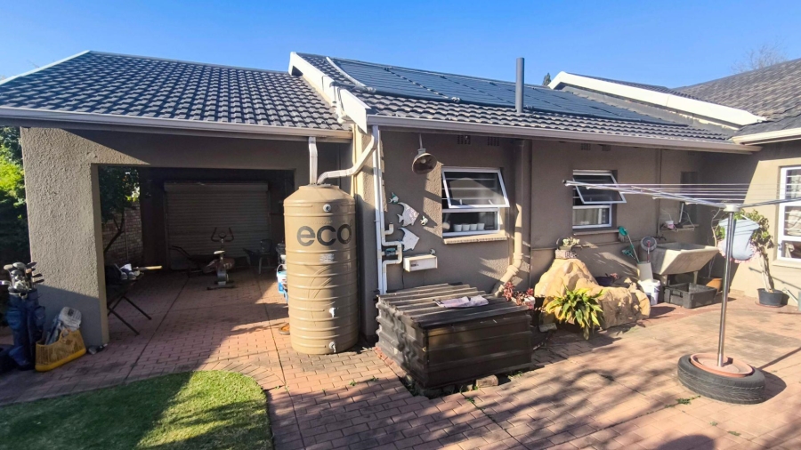 4 Bedroom Property for Sale in Brackenhurst Gauteng