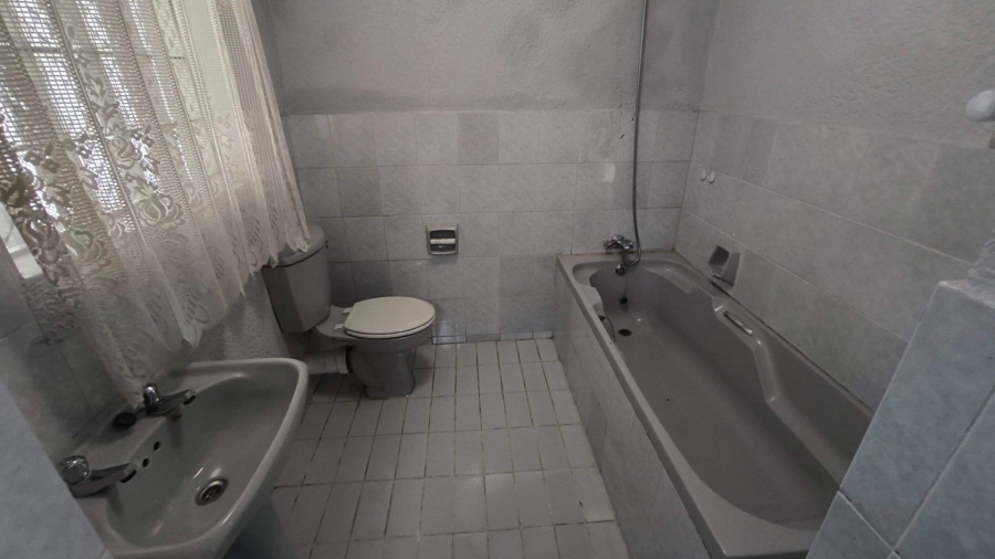 4 Bedroom Property for Sale in Brackenhurst Gauteng